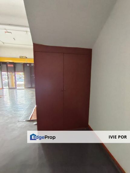 Crowded Area Taman Seri Jaromas 20x70 Ground Floor Shoplot Jenjarom  , Selangor, Jenjarom