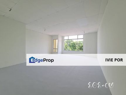 Good Location Bandar Putera 2 End Lot 36x68 Shop Lot Klang , Selangor, Klang