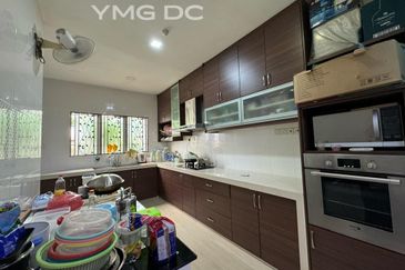 Jalan Cemara, Bandar Botanik