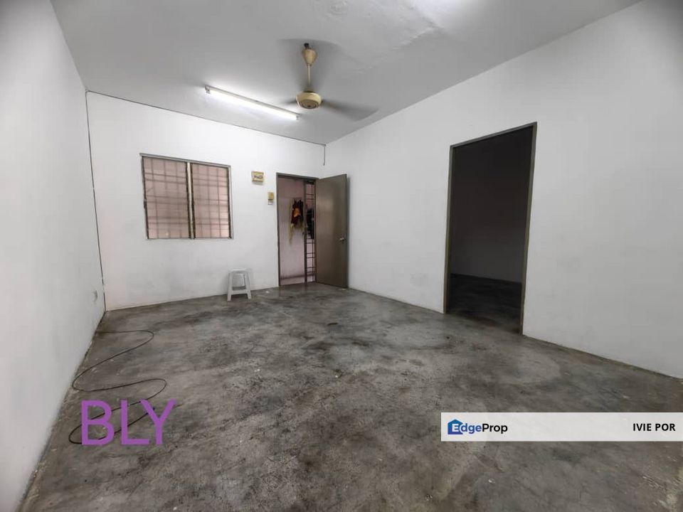 Bandar Bukit Tinggi Klang Flat For Sale 650sqft Low Cost, Selangor, Klang