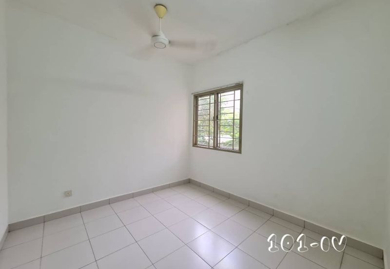 Pangsapuri Akasia, Bandar Botanic