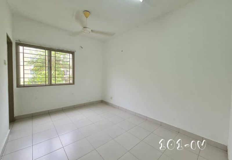 Pangsapuri Akasia, Bandar Botanic