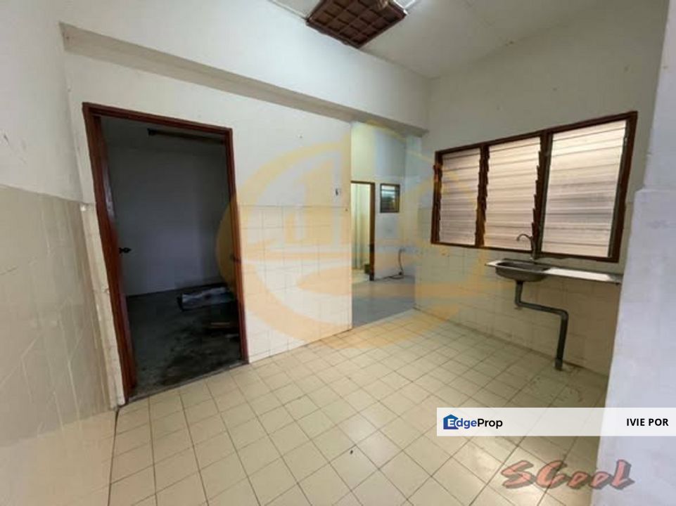 Taman Sentosa Klang Shop Apartment For Sale 721sqft Partial Furnished, Selangor, Klang
