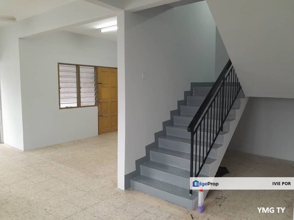 Teluk Pulai Klang Terraced House For Sale End Lot 40x70 Double Storey, Selangor, Klang