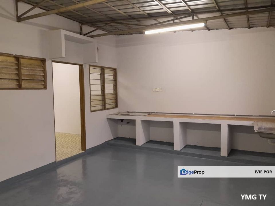 Teluk Pulai Klang Terraced House For Sale End Lot 40x70 Double Storey, Selangor, Klang