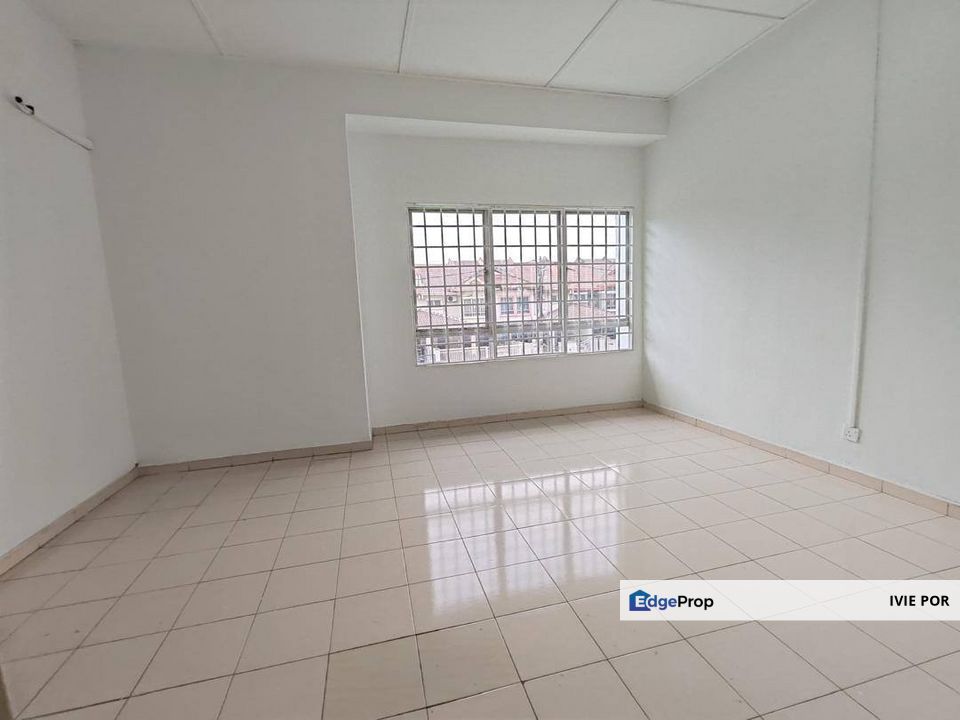 Bandar Bukit Tinggi 2 Klang Terraced House For Sale 22x70 Double Storey, Selangor, Klang