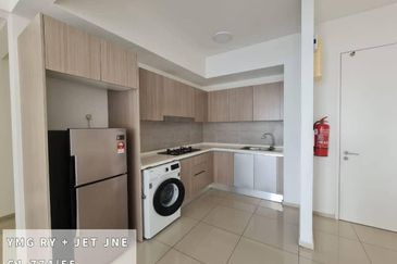 Gravit8 @ Klang South