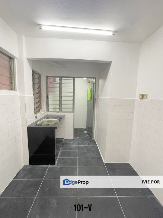 Bandar Bukit Tinggi Klang Flat For Sale 650sqft Good Condition , Selangor, Klang