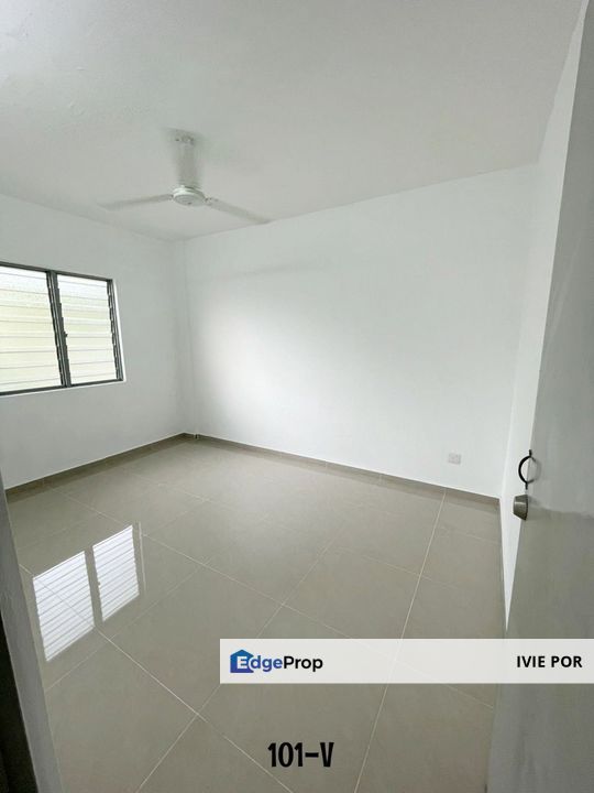 Bandar Bukit Tinggi Klang Flat For Sale 650sqft Good Condition , Selangor, Klang