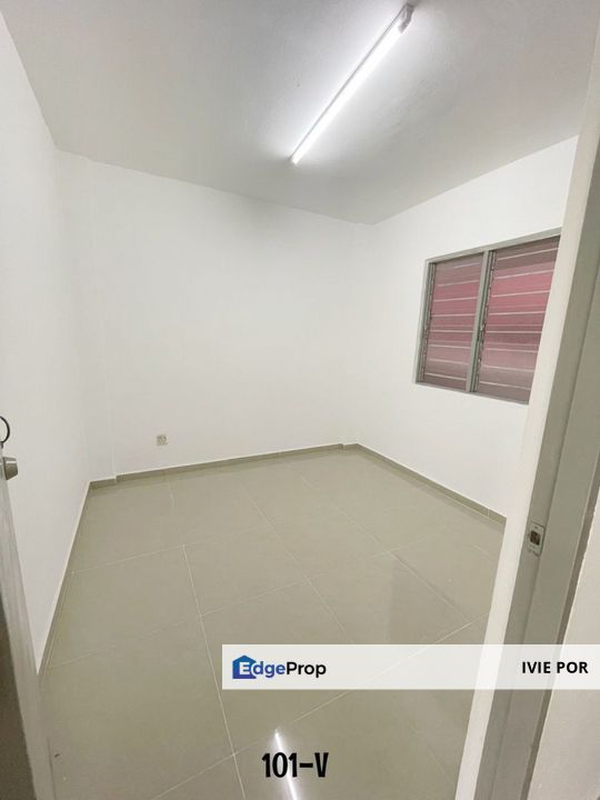 Bandar Bukit Tinggi Klang Flat For Sale 650sqft Good Condition , Selangor, Klang