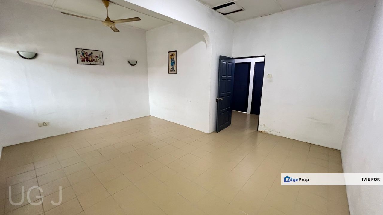 Taman Klang Utama Klang Terraced House For Sale 18x34 Double Storey, Selangor, Klang