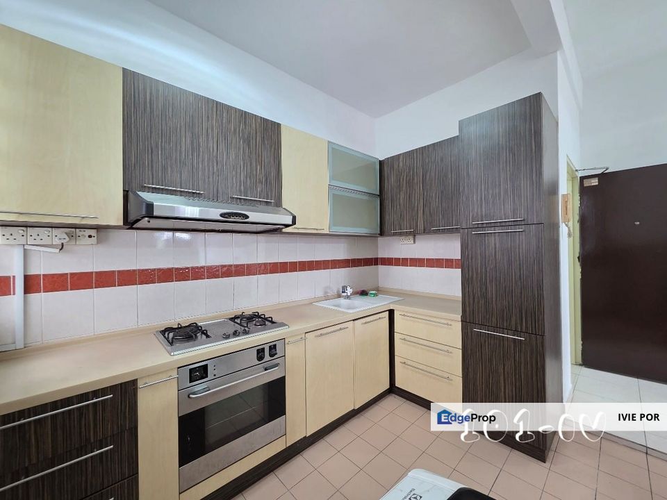 Lakes Condominium Kota Kemuning For Sale 980sqft Below Market Value, Selangor, Kota Kemuning