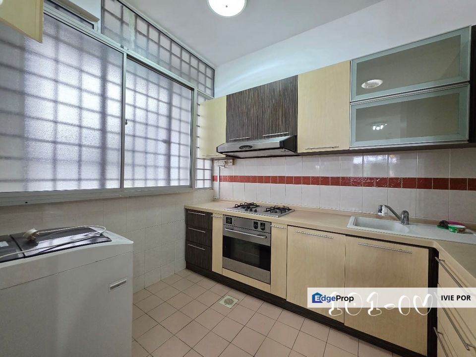 Lakes Condominium Kota Kemuning For Sale 980sqft Below Market Value, Selangor, Kota Kemuning