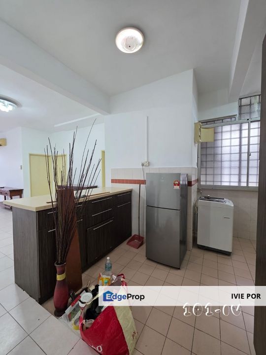 Lakes Condominium Kota Kemuning For Sale 980sqft Below Market Value, Selangor, Kota Kemuning