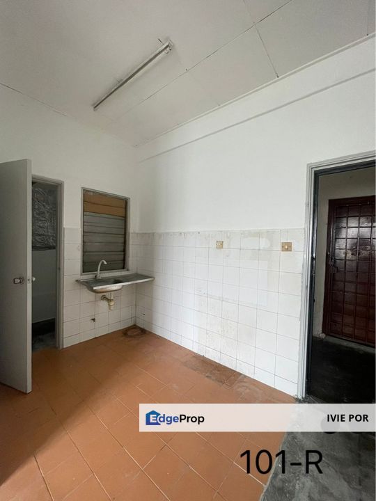 Pangsapuri Sri Ayu Bangi Flat For Sale 650sqft Low Cost, Selangor, Bangi