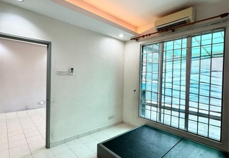 Jalan Makyong, Bandar Bukit Raja