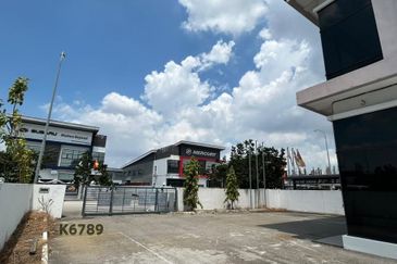 Gateway 16, Bandar Bukit Raja