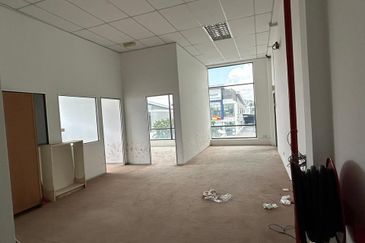 Gateway 16, Bandar Bukit Raja