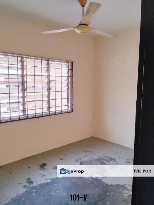 Bandar Bukit Tinggi 2 Klang Flat For Sale 650sqft 2nd Floor, Selangor, Klang