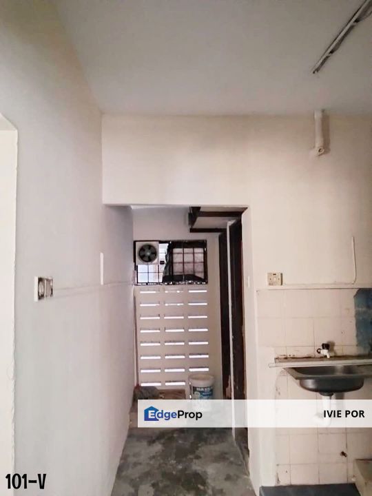 Bandar Bukit Tinggi 2 Klang Flat For Sale 650sqft 2nd Floor, Selangor, Klang