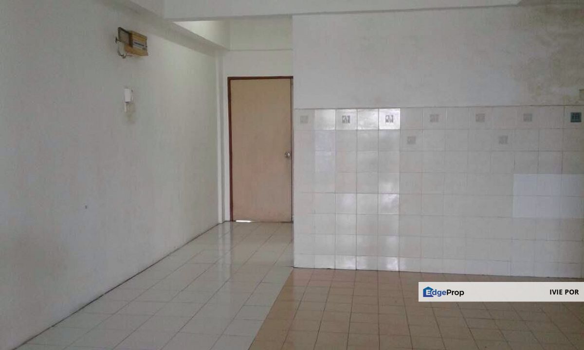Bayu Villa Apartment Taman Bayu Perdana Klang For Sale 925sqft , Selangor, Klang