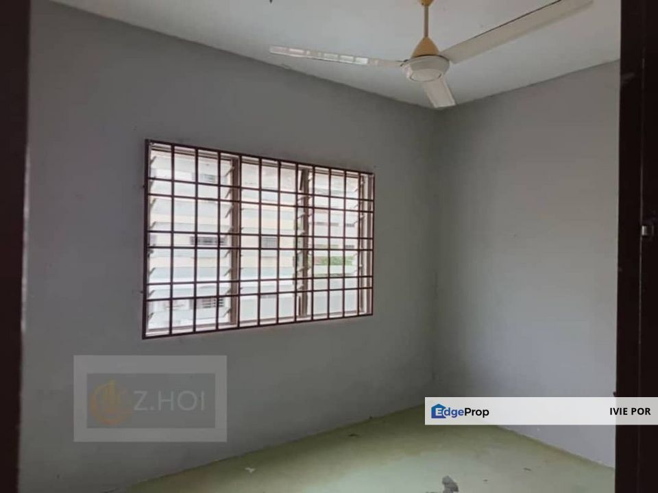 Bandar Bukit Tinggi 2 Klang Flat For Sale 650sqft 2nd Floor, Selangor, Klang