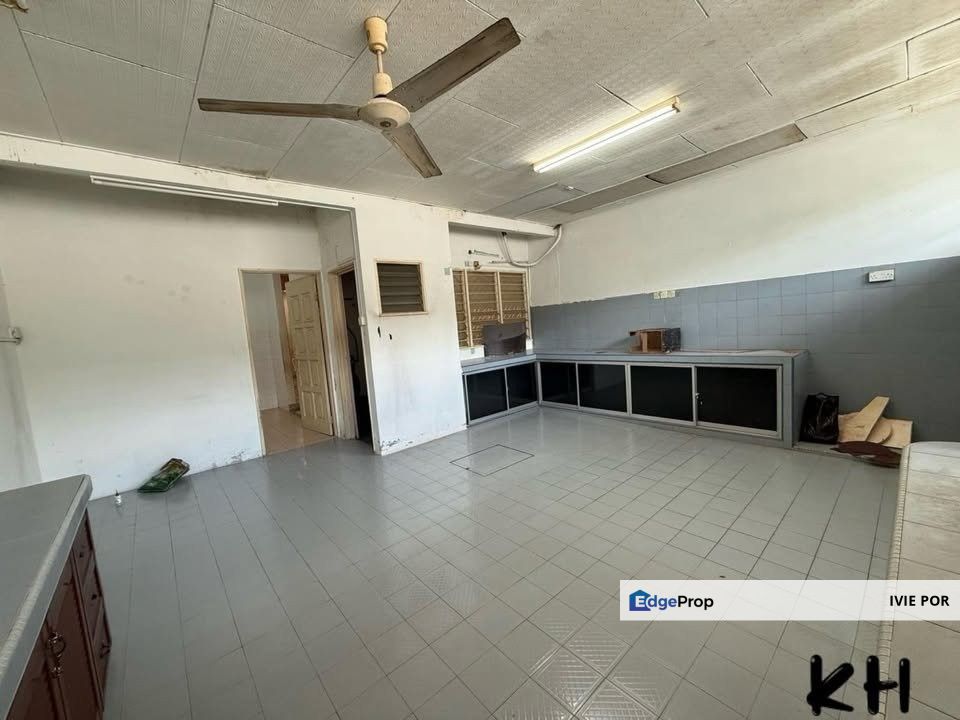 Taman Sri Andalas Klang Terraced House For Sale 20x70 Double Storey, Selangor, Klang