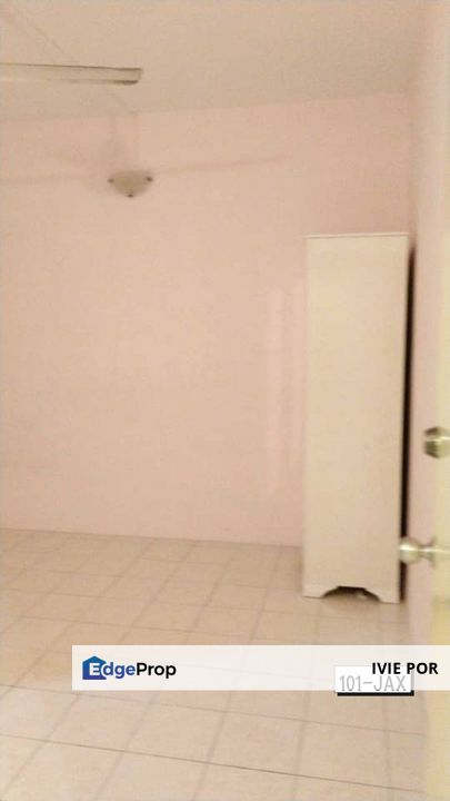 Bayu Villa Apartment Bayu Perdana Klang For Sale 1038sqft Partial Furnished, Selangor, Klang