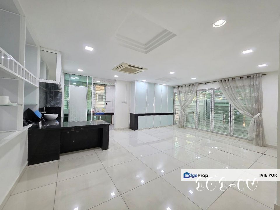 Bandar Bukit Tinggi 2 Klang Semi D For Sale End Lot 5800sqft Double Storey, Selangor, Klang