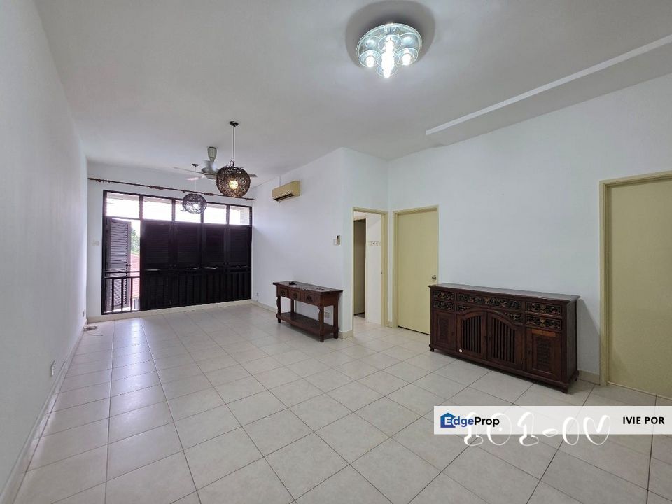 Lakes Condominium Kota Kemuning For Sale 980sqft Partially Furnished , Selangor, Kota Kemuning