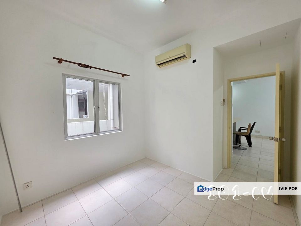 Lakes Condominium Kota Kemuning For Sale 980sqft Partially Furnished , Selangor, Kota Kemuning