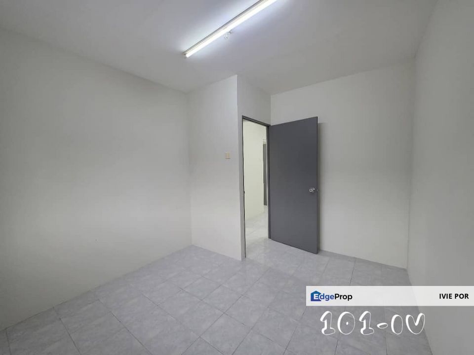 Taman Kota Pendamar Port Klang Flat For Sale 656.6sqft Newly Refurbished, Selangor, Port Klang