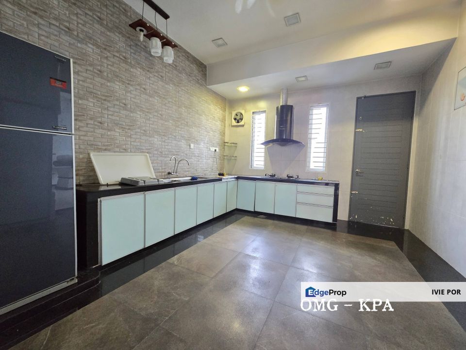 Bandar Bukit Raja Klang Terraced House For Sale 26x75 2.5 Storey, Selangor, Klang