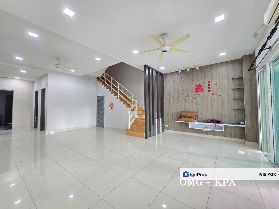Bandar Bukit Raja Klang Terraced House For Sale 26x75 2.5 Storey, Selangor, Klang