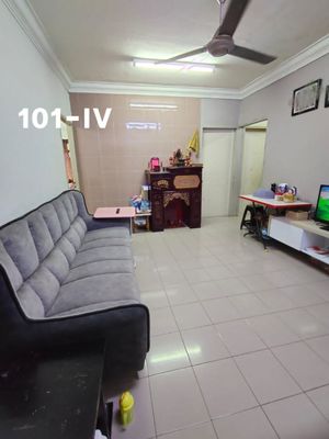 Fully Renovated Bandar Bukit Tinggi 2 Flat 650sqft Full Tiles For Sale ...