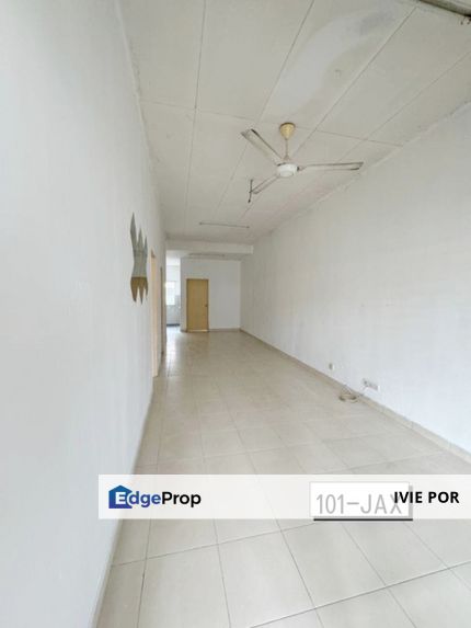 Newly Repainted Bandar Putera 2 Single Storey House 20x65sqft Klang, Selangor, Klang