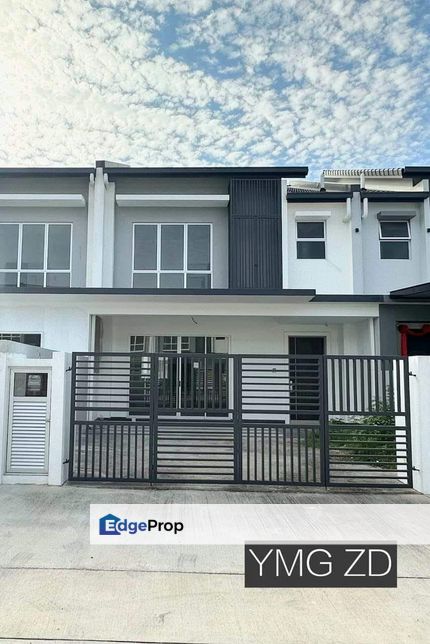 Sui Sui Unit Kota Bayuemas Double Storey House 22x80sqft Klang, Selangor, Klang