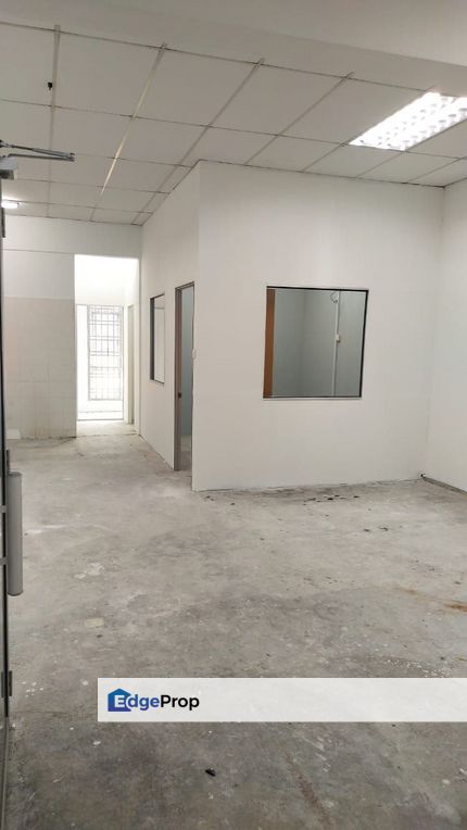 Partly Renovated 1st Floor Of 2 Stry Shoplot Bandar Parklands Klang Bukit Tinggi, Selangor, Klang