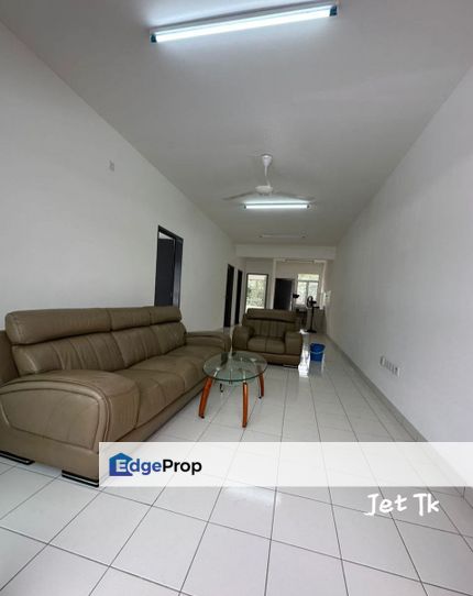 Partially Furnished 2 Stry Town House Bukit Raja Klang Aman Perdana, Selangor, Klang