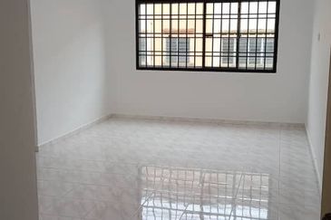 Taman Pulai Utama Flat