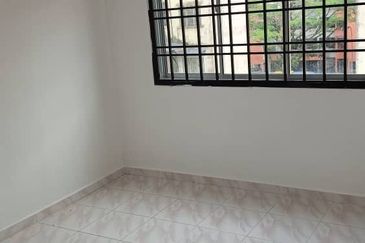 Taman Pulai Utama Flat