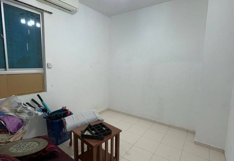 Jalan Setia Tropika 4/12