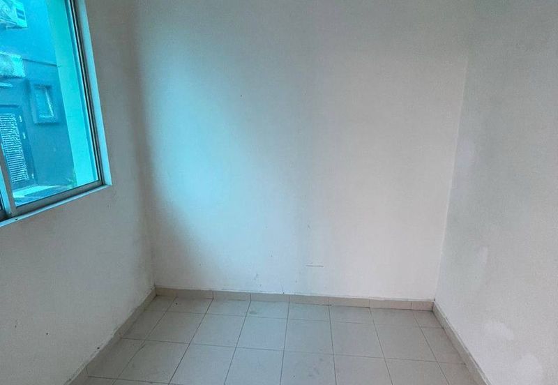 Jalan Setia Tropika 4/12