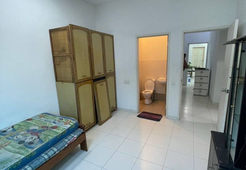 Jalan Setia Tropika 4/12