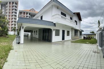 Stulang Laut / Darat