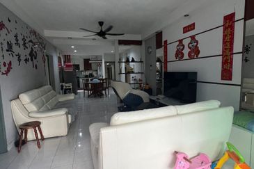 Bistari Impian Apartment @ Larkin