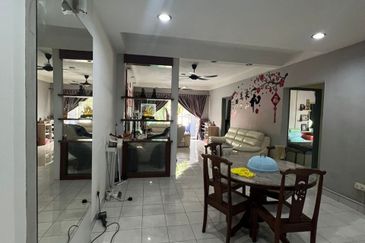 Bistari Impian Apartment @ Larkin