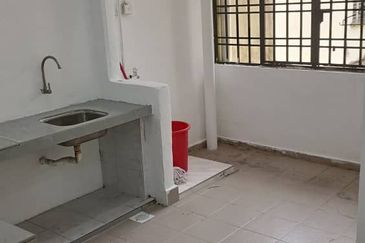 Taman Pulai Utama Flat