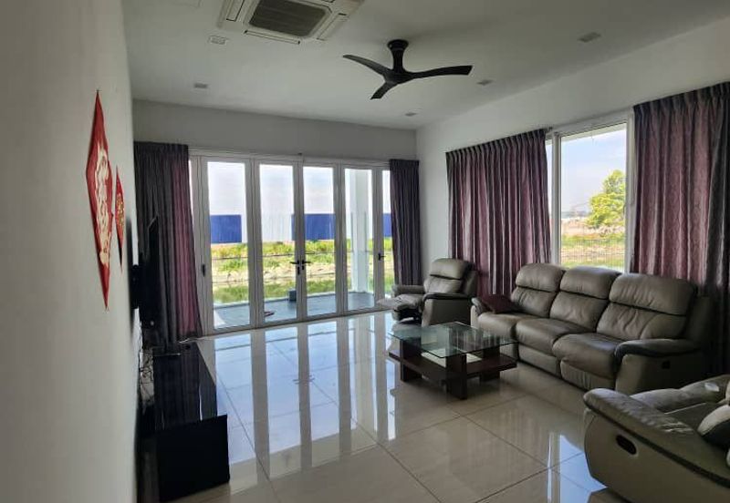 Isola Villa @ Senibong Cove