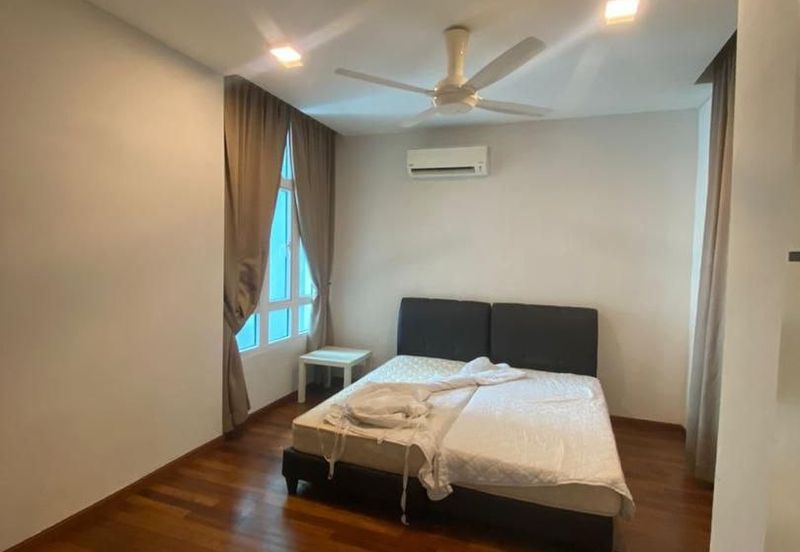 1Medini & Medini Signature